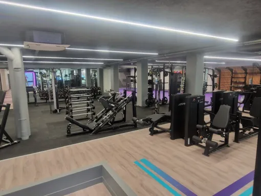 Rénovation globale d'une salle de sport à Nice, Saint-Cloud, M.A.V