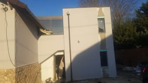 Agrandissement, extension et surélévation de maison à Suresnes (92) – MAV Construction