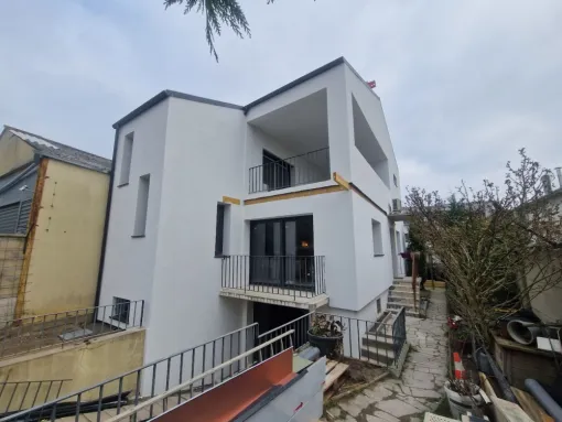 Extension et Surélévation de Maison à Saint-Germain-en-Laye (78) – M.A.V Construction