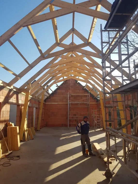Réalisation d’une charpente en bois – Par MAV Construction