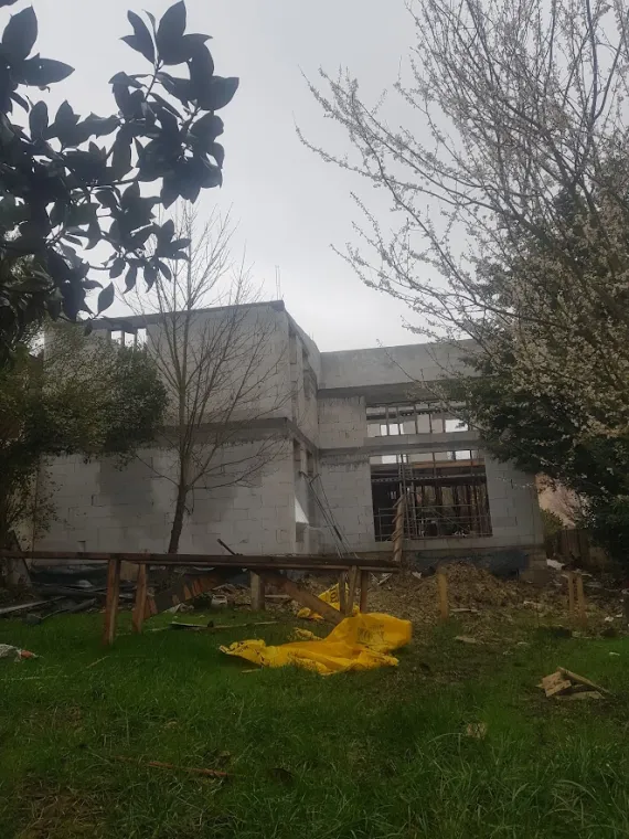 Extension et surélévation de maison à Saint-Cloud (92210)