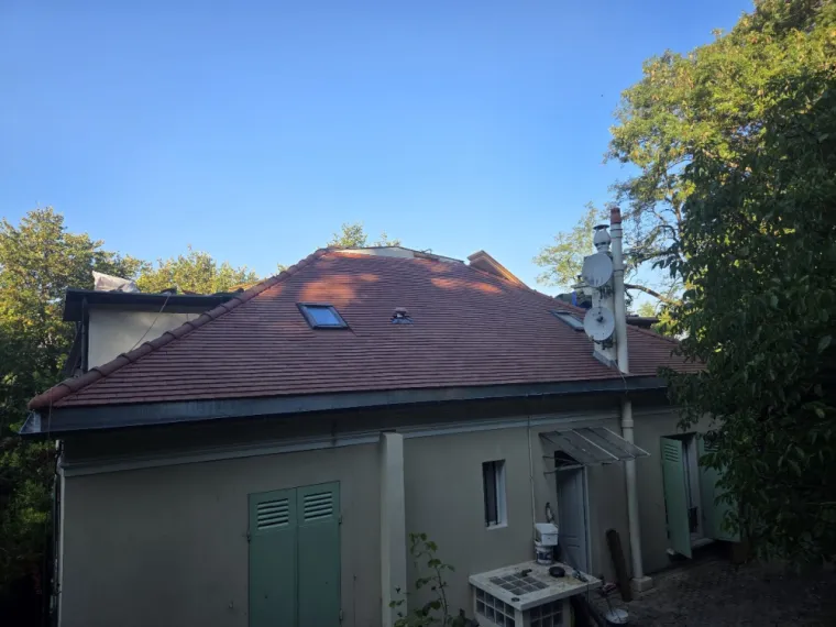 Rénovation complète de toiture en tuiles à Saint-Cloud (92)
