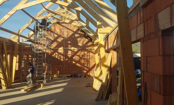 Réalisation d’une charpente en bois – Par MAV Construction