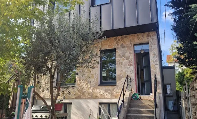 Surélévation et d’extension de maison à Marnes-la-Coquette (92) – M.A.V Construction