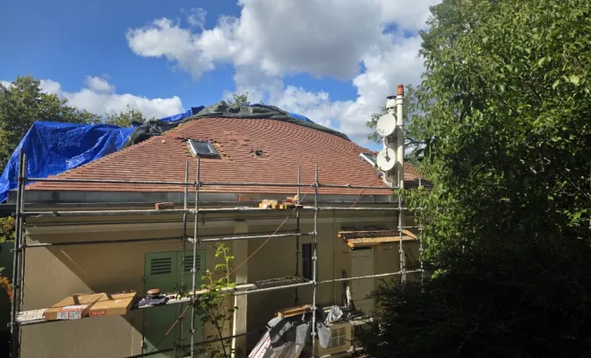 Rénovation complète de toiture en tuiles à Saint-Cloud (92)
