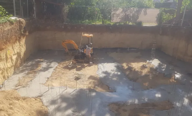 Réalisation de fondations et ferraillage pour dalle béton armé à Meudon (92) par MAV Construction.